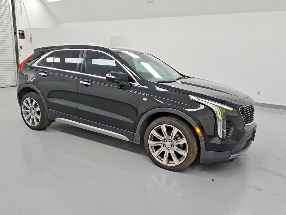 59216546 :رقم المزاد ، 1GYFZCR40KF146383 vin ، 2019 Cadillac Xt4 مزاد بيع
