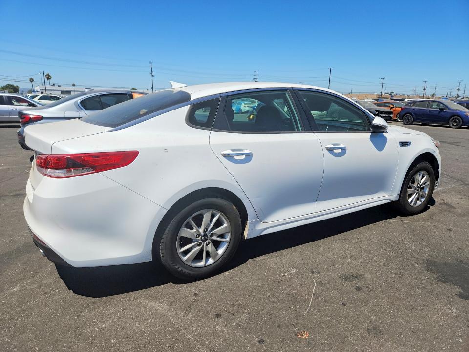 2017 Kia Optima მანქანა იყიდება აუქციონზე, vin: 5XXGT4L31HG156626, აუქციონის ნომერი: 60080186