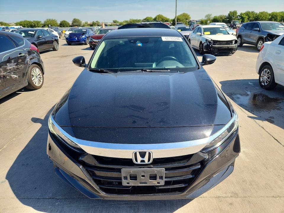 62780246 :رقم المزاد ، 1HGCV1F99JA120693 vin ، 2018 Honda Accord مزاد بيع