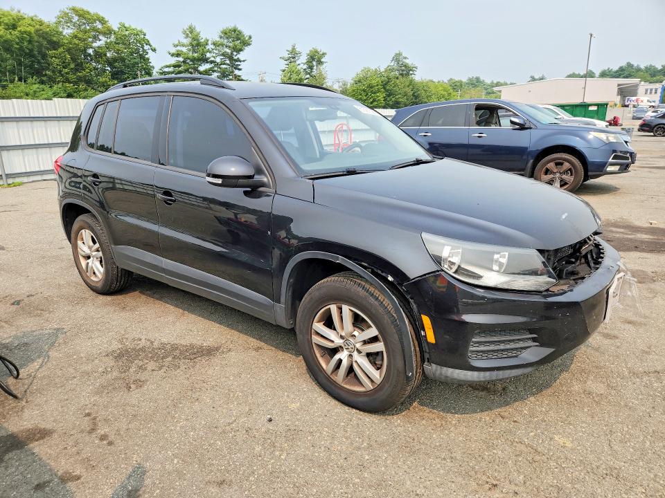 61591526 :رقم المزاد ، WVGAV7AXXHK023534 vin ، 2017 Volkswagen Tiguan مزاد بيع