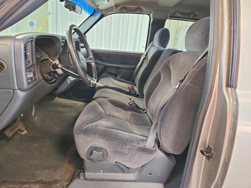 60124696 :رقم المزاد ، 1GTEC19T3YZ170120 vin ، 2000 Gmc New Sierra مزاد بيع