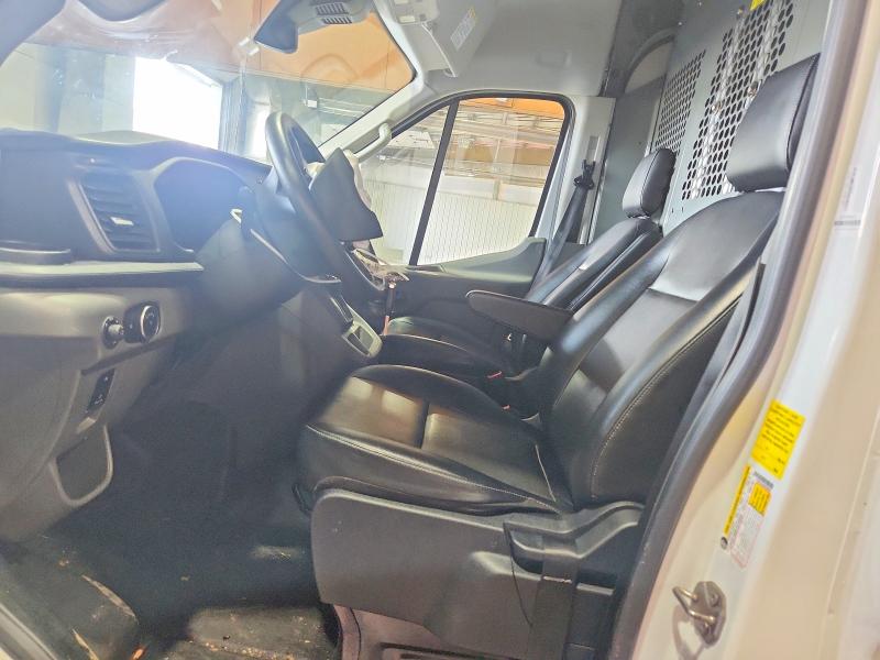 60585746 :رقم المزاد ، 1FTBR1C82NKA00681 vin ، 2022 Ford Transit مزاد بيع