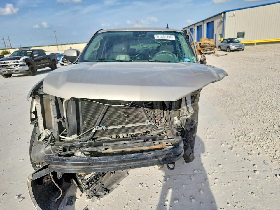 61431496 :رقم المزاد ، 1GNFC16007J237985 vin ، 2007 Chevrolet Suburban مزاد بيع