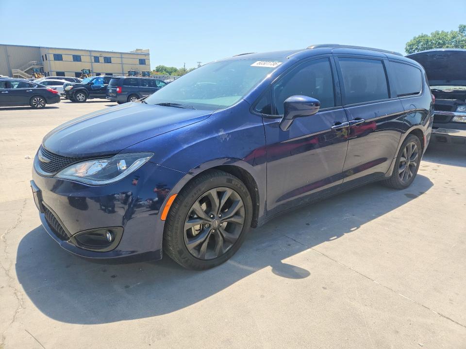 Auction sale of the 2018 Chrysler Pacifica, vin: 2C4RC1FG2JR352612, lot number: 60301736
