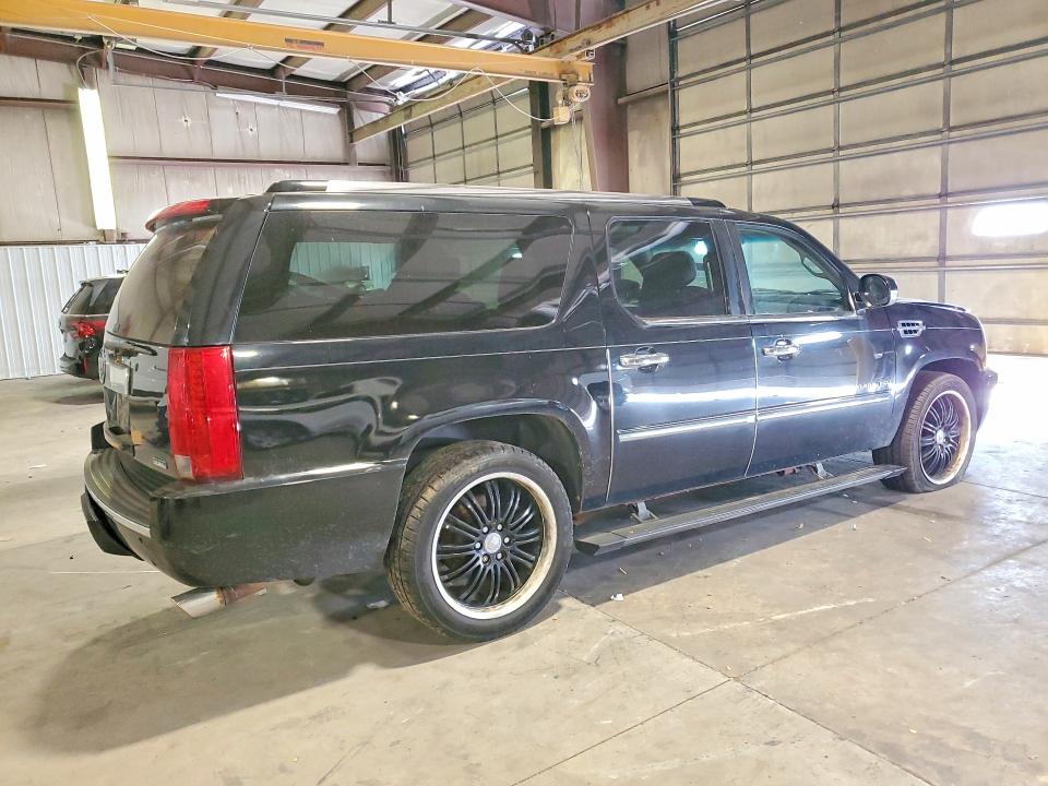 61355796 :رقم المزاد ، 1GYS4JEF5BR147245 vin ، 2011 Cadillac Escalade مزاد بيع