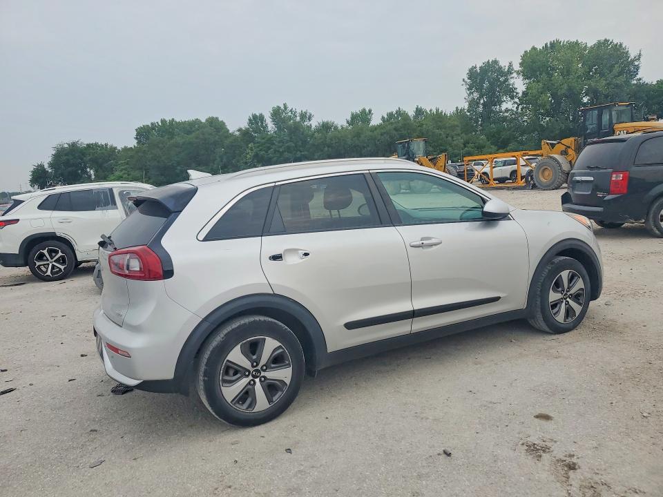 61766616 :رقم المزاد ، KNDCB3LC2H5079992 vin ، 2017 Kia Niro مزاد بيع