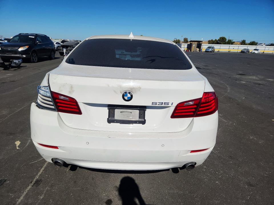 60957776 :رقم المزاد ، WBA5B1C5XFD919614 vin ، 2015 Bmw 535 مزاد بيع