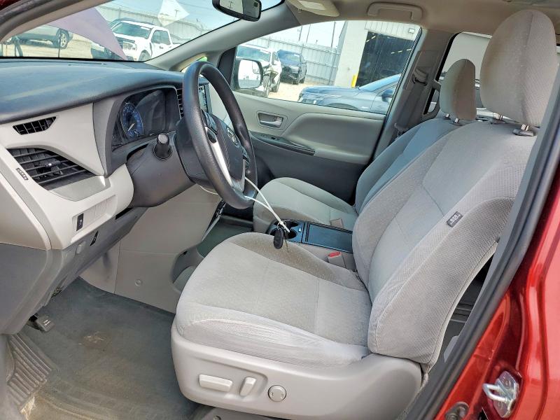 61811156 :رقم المزاد ، 5TDKZ3DC2KS983946 vin ، 2019 Toyota Sienna مزاد بيع