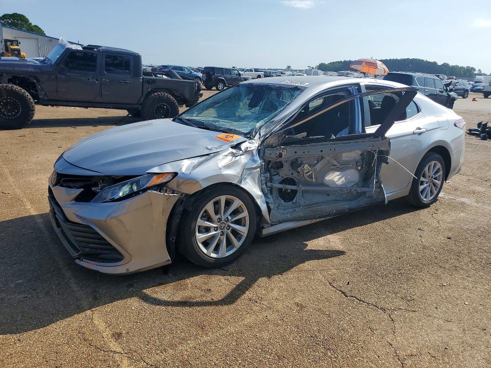 62809756 :رقم المزاد ، 4T1C11AK3PU837839 vin ، 2023 Toyota Camry مزاد بيع