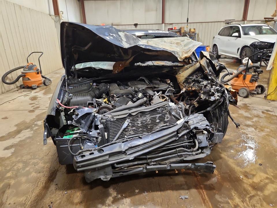 60465426 :رقم المزاد ، 2C3AE66G31H528498 vin ، 2001 Chrysler 300m مزاد بيع