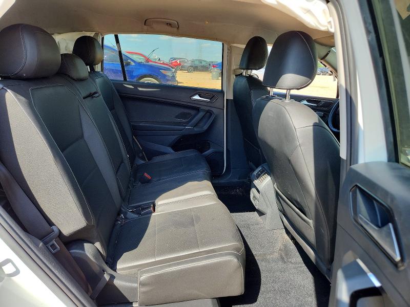 Продаж на аукціоні авто 2018 Volkswagen Tiguan, vin: 3VV3B7AX8JM031427, номер лоту: 63355576