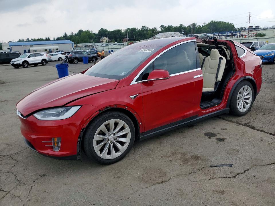 62577906 :رقم المزاد ، 5YJXCAE2XHF075078 vin ، 2017 Tesla Model X مزاد بيع