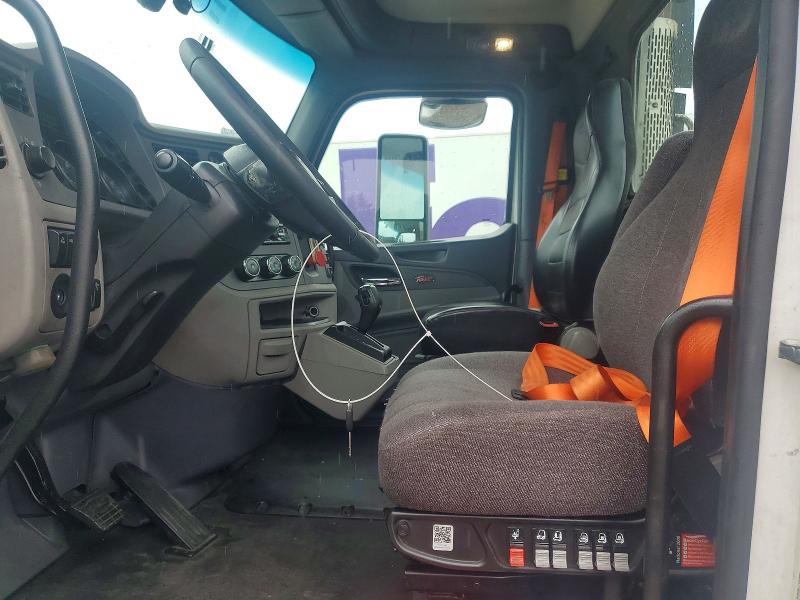 Продаж на аукціоні авто 2017 Peterbilt 579, vin: 1XPBA48X1HD428998, номер лоту: 61972146