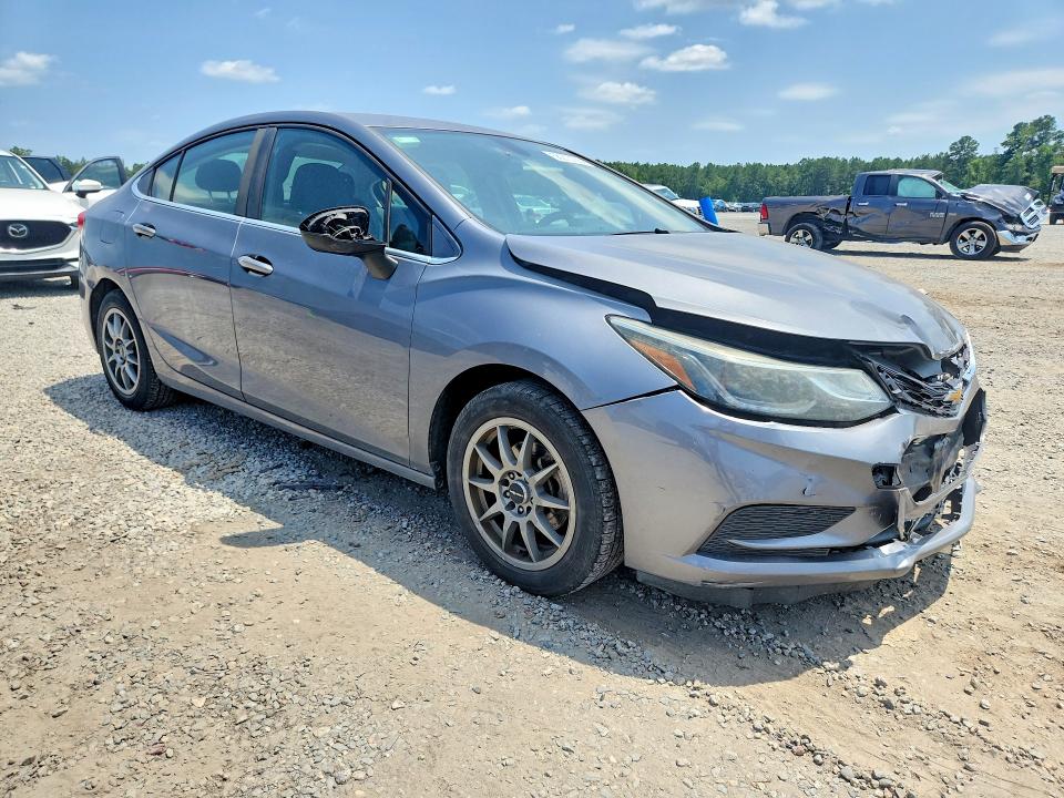 58273126 :رقم المزاد ، 1G1BE5SMXJ7223431 vin ، 2018 Chevrolet Cruze مزاد بيع