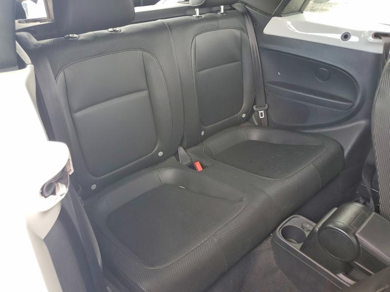 60873336 :رقم المزاد ، 3VW5X7AT2DM816839 vin ، 2013 Volkswagen Beetle مزاد بيع