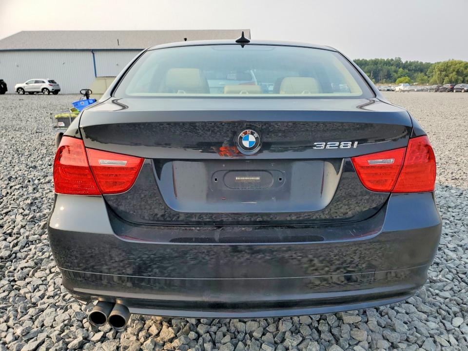 62165986 :رقم المزاد ، WBAPK5C57BA662715 vin ، 2011 Bmw 328 مزاد بيع