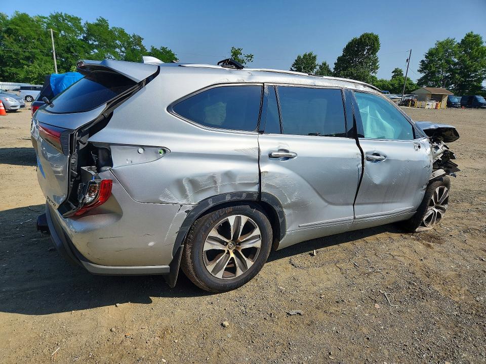 2022 Toyota Highlander მანქანა იყიდება აუქციონზე, vin: 5TDHZRBH6NS219999, აუქციონის ნომერი: 73343735