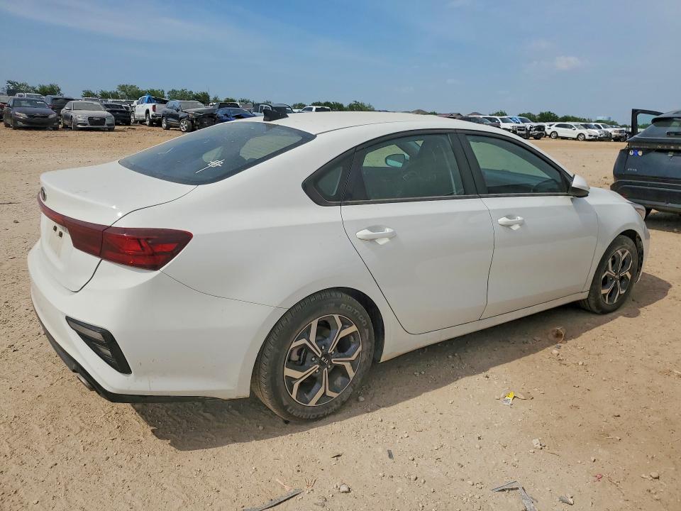 62157606 :رقم المزاد ، 3KPF24AD8ME339339 vin ، 2021 Kia Forte مزاد بيع