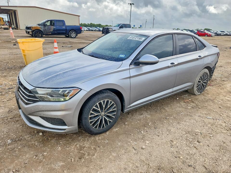 61072156 :رقم المزاد ، 3VWN57BU4MM055681 vin ، 2021 Volkswagen Jetta مزاد بيع