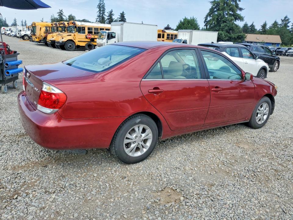 61574646 :رقم المزاد ، 4T1BF30K16U116900 vin ، 2006 Toyota Camry مزاد بيع