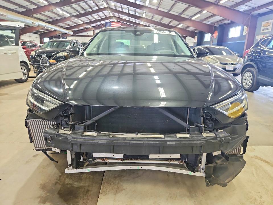 2019 Audi A8 მანქანა იყიდება აუქციონზე, vin: WAU8DAF85KN013825, აუქციონის ნომერი: 60432076