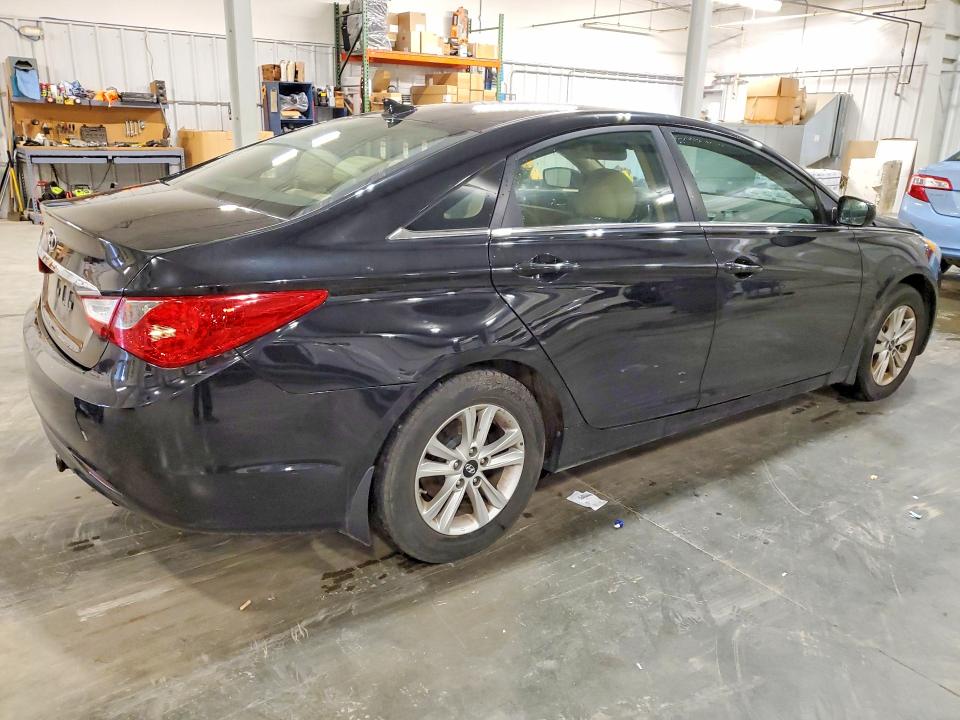 60071476 :رقم المزاد ، 5NPEB4AC5CH386762 vin ، 2012 Hyundai Sonata مزاد بيع