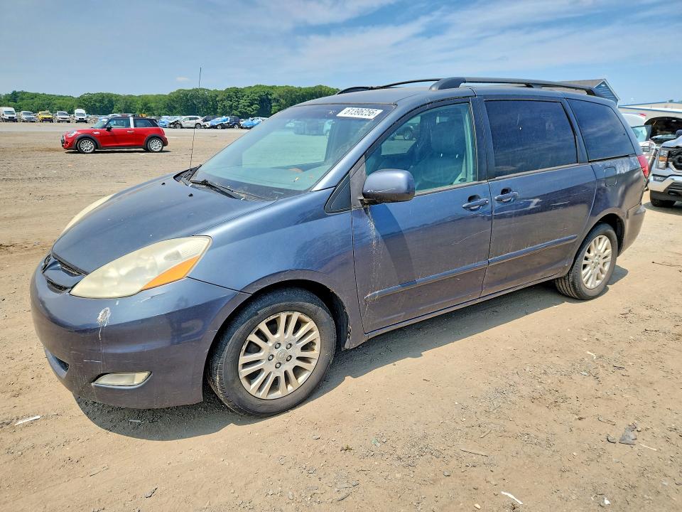 61396256 :رقم المزاد ، 5TDYK4CC4AS295418 vin ، 2010 Toyota Sienna مزاد بيع
