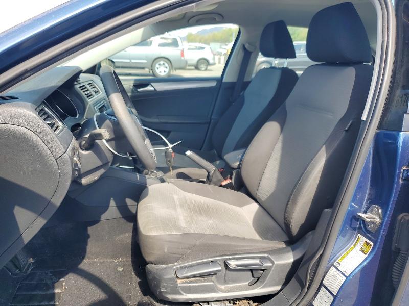 2017 Volkswagen Jetta მანქანა იყიდება აუქციონზე, vin: 3VW2B7AJ1HM318122, აუქციონის ნომერი: 61769236