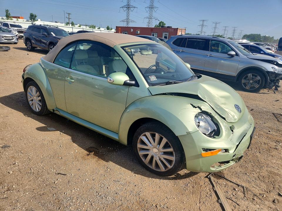 73343355 :رقم المزاد ، 3VWRF31Y78M411557 vin ، 2008 Volkswagen New Beetle مزاد بيع