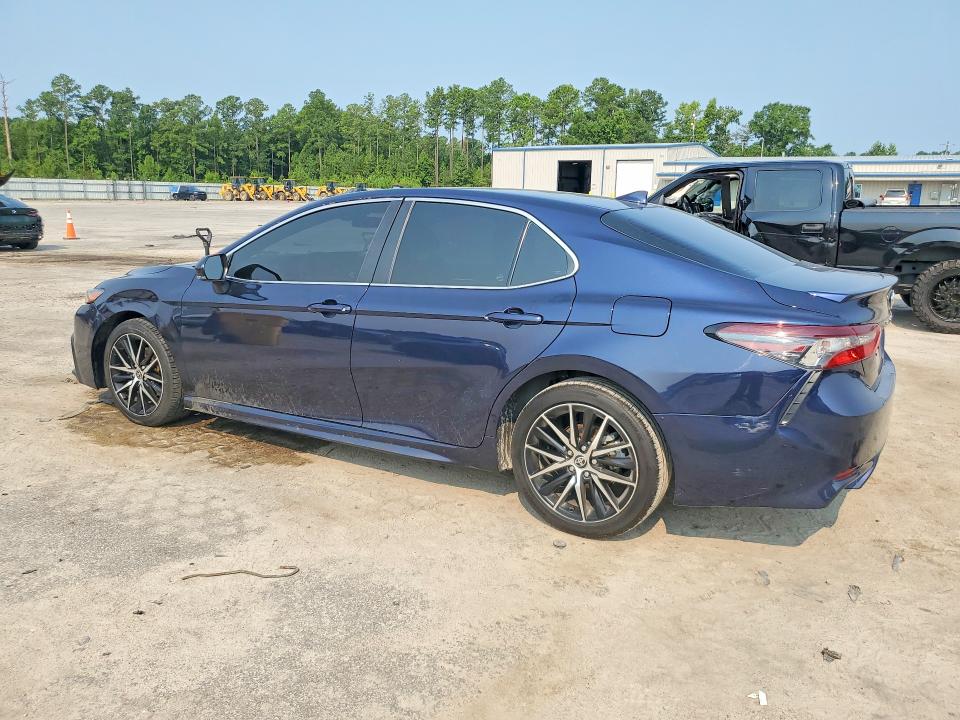 62916426 :رقم المزاد ، 4T1G11AK4NU665867 vin ، 2022 Toyota Camry مزاد بيع