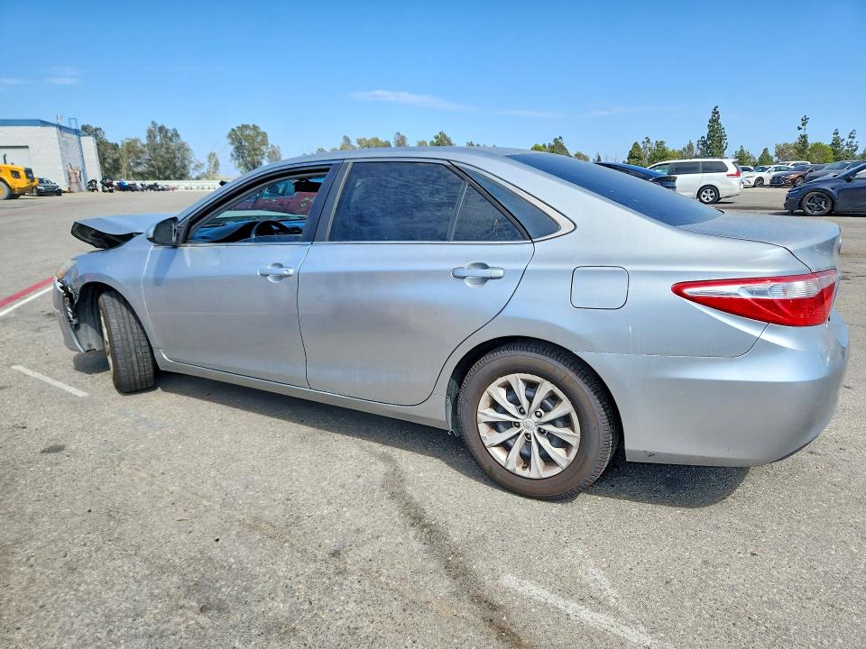 62008866 :رقم المزاد ، 4T4BF1FK1FR464455 vin ، 2015 Toyota Camry مزاد بيع