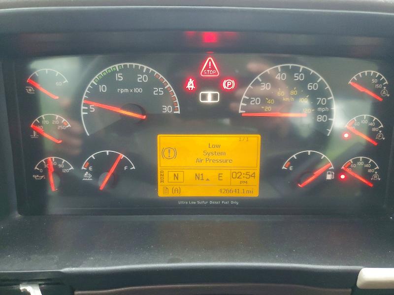 2014 Volvo Vn მანქანა იყიდება აუქციონზე, vin: 4V4M19EG9EN170154, აუქციონის ნომერი: 61046836