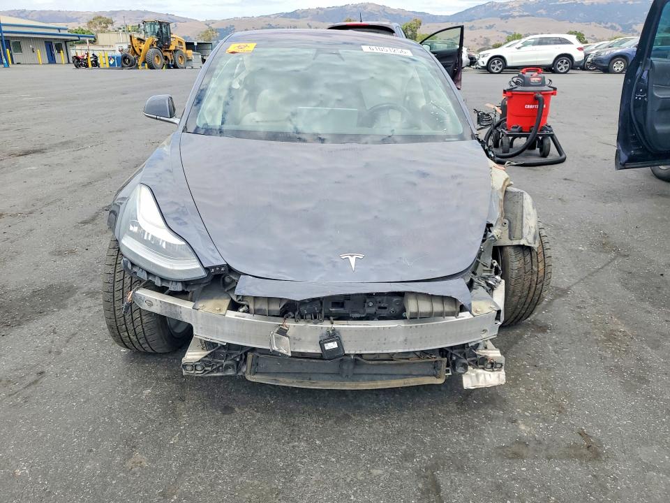 Продаж на аукціоні авто 2018 Tesla Model 3, vin: 5YJ3E1EB9JF147287, номер лоту: 61051256