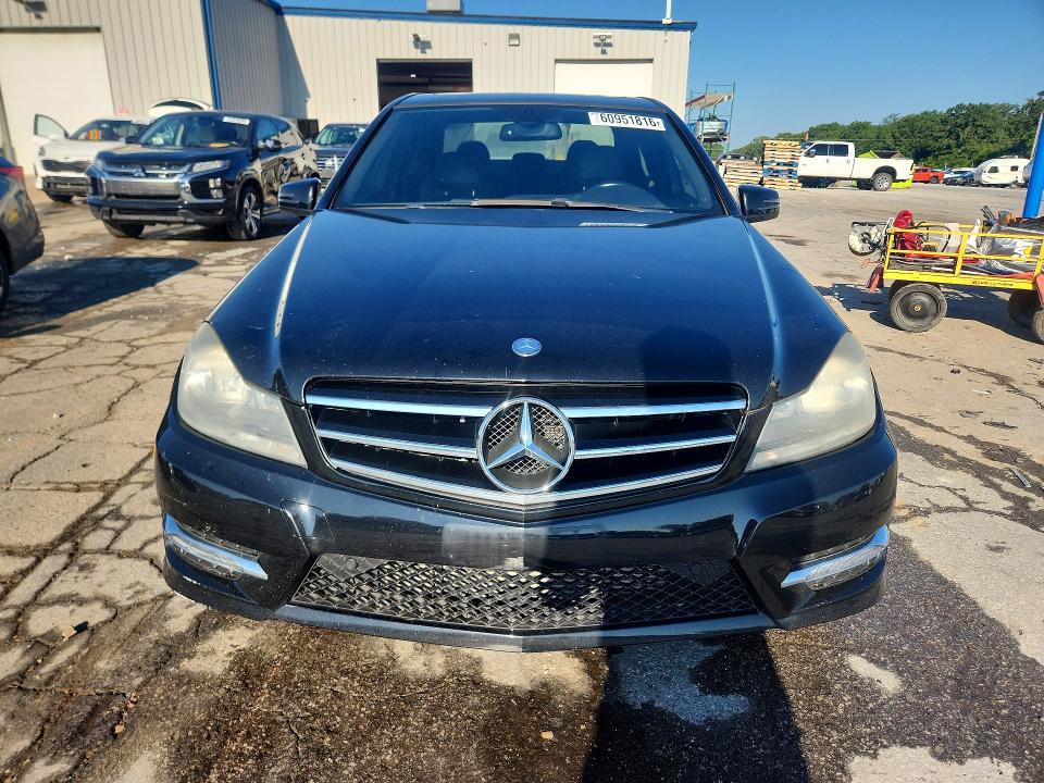60951816 :رقم المزاد ، WDDGF4HB7EA946937 vin ، 2014 Mercedes-benz C مزاد بيع