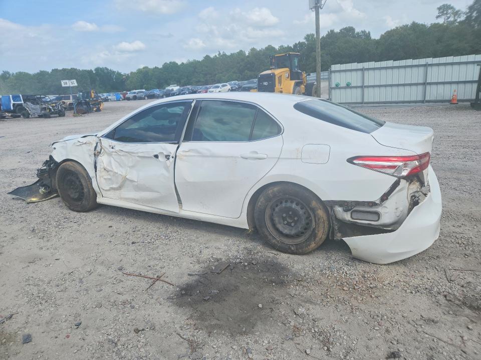 61879266 :رقم المزاد ، 4T1B11HK4JU082726 vin ، 2018 Toyota Camry مزاد بيع