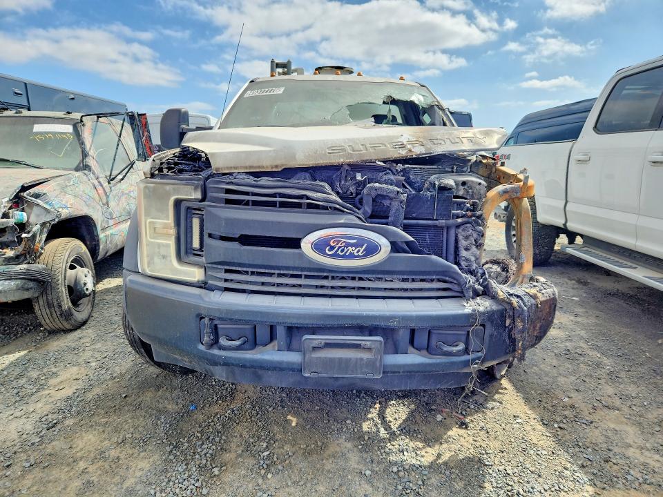 49377776 :رقم المزاد ، 1FDUF5GTXHEC48067 vin ، 2017 Ford F550 مزاد بيع