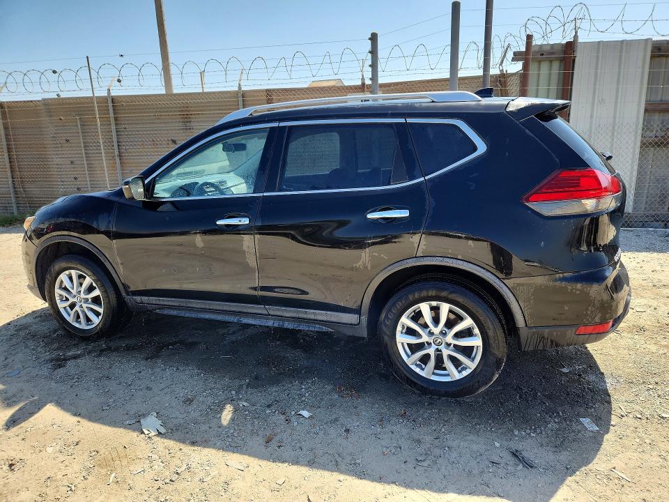 62785996 :رقم المزاد ، KNMAT2MV4HP568557 vin ، 2017 Nissan Rogue مزاد بيع