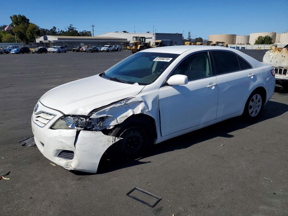 61558316 :رقم المزاد ، 4T1BF3EK1AU525044 vin ، 2010 Toyota Camry مزاد بيع