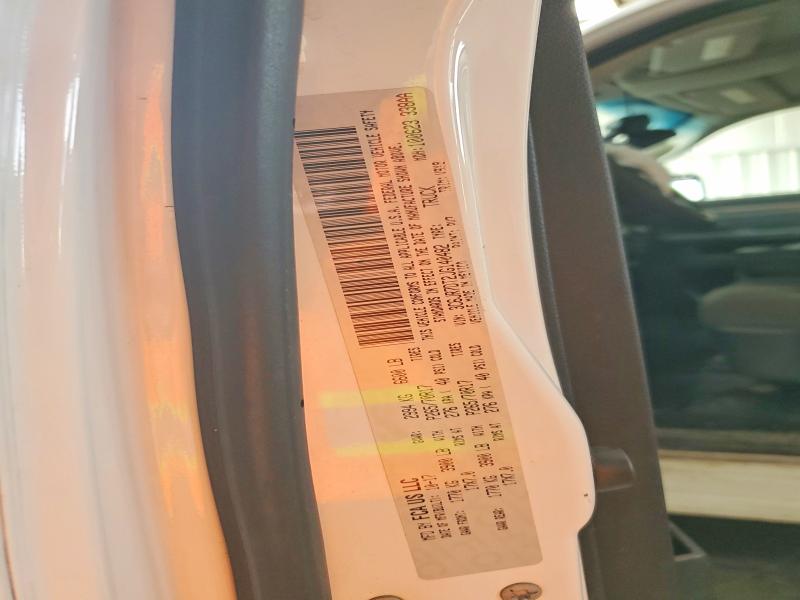 60941776 :رقم المزاد ، 3C6JR7DT2JG140482 vin ، 2018 Ram 1500 مزاد بيع