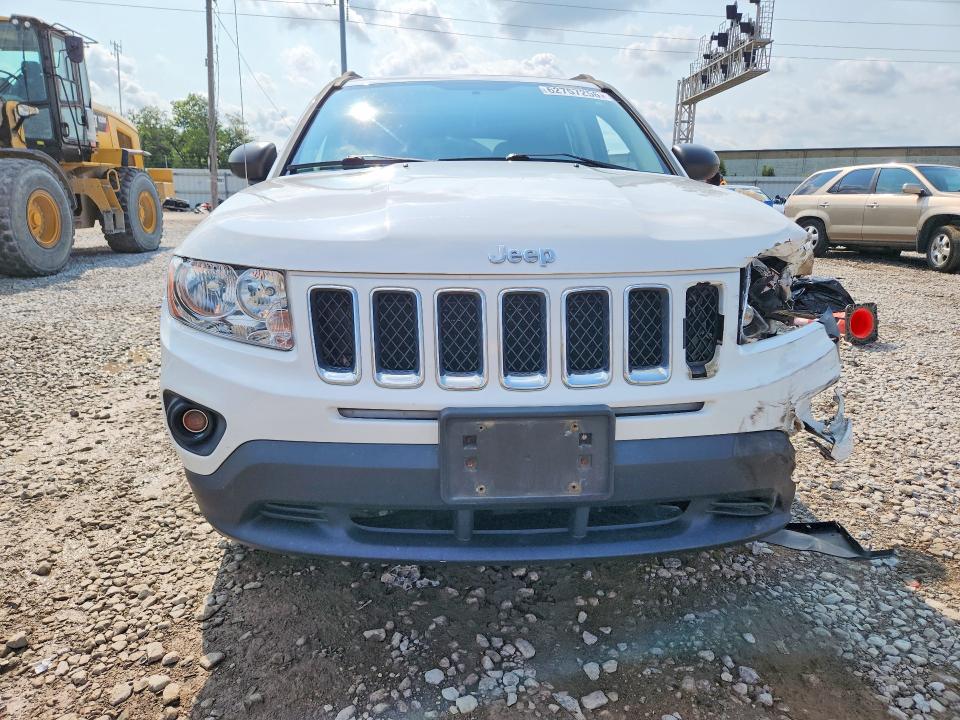 62757256 :رقم المزاد ، 1J4NT1FA9BD155610 vin ، 2011 Jeep Compass مزاد بيع