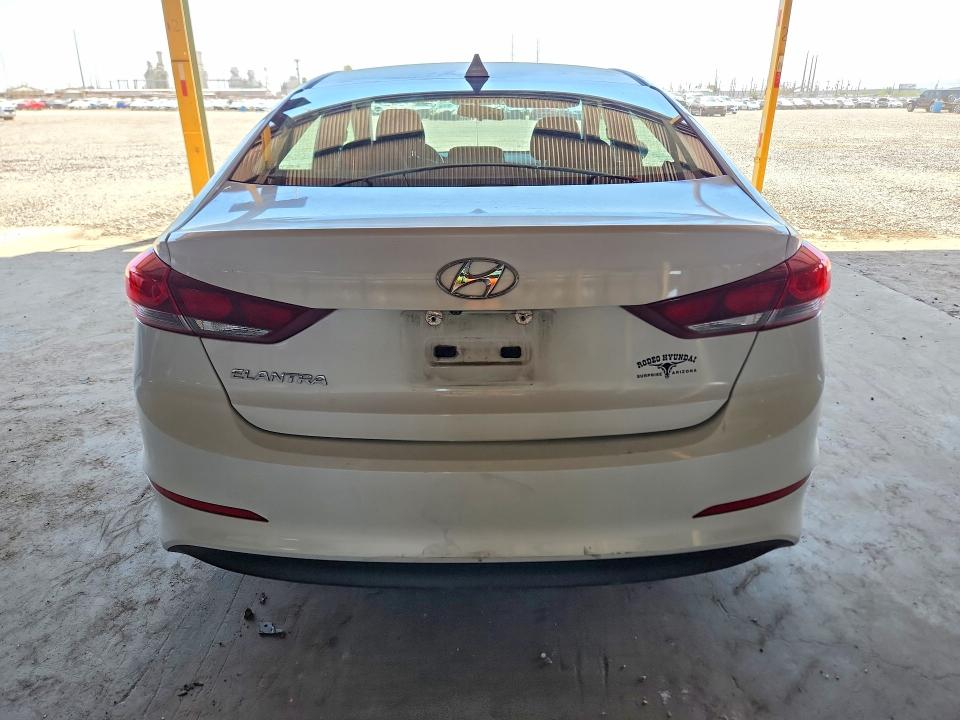 59614256 :رقم المزاد ، 5NPD84LF4JH258043 vin ، 2018 Hyundai Elantra مزاد بيع