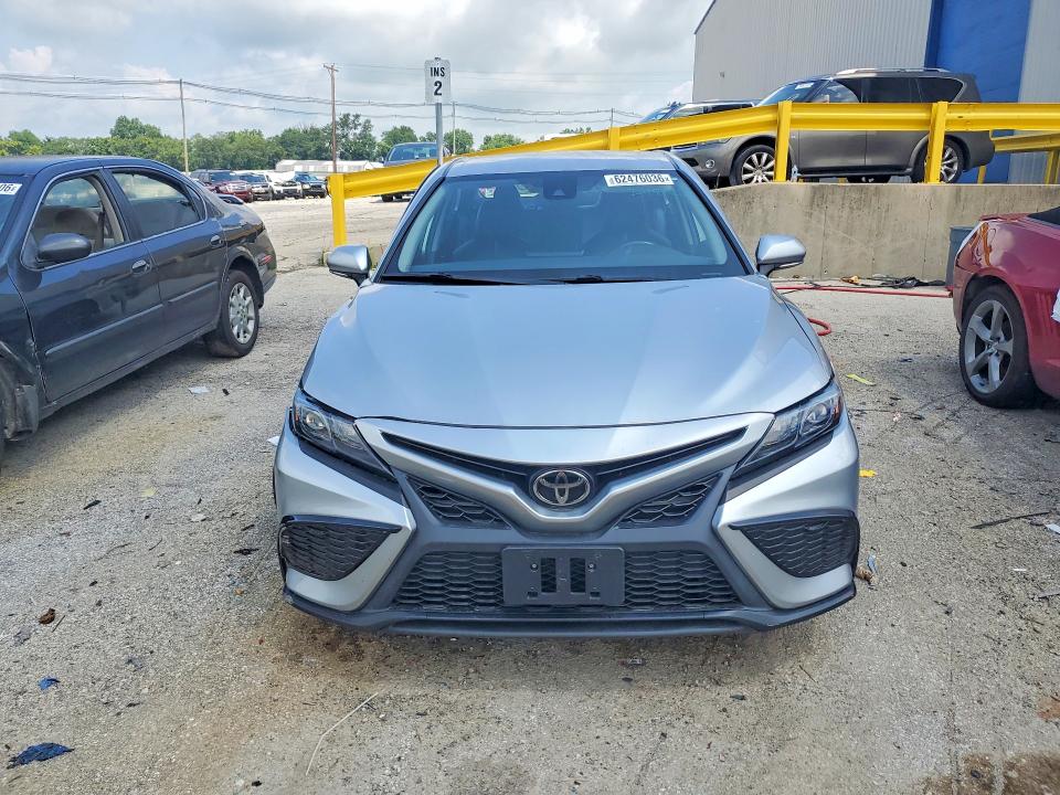 Продаж на аукціоні авто 2022 Toyota Camry, vin: 4T1G11AK1NU707296, номер лоту: 62476036