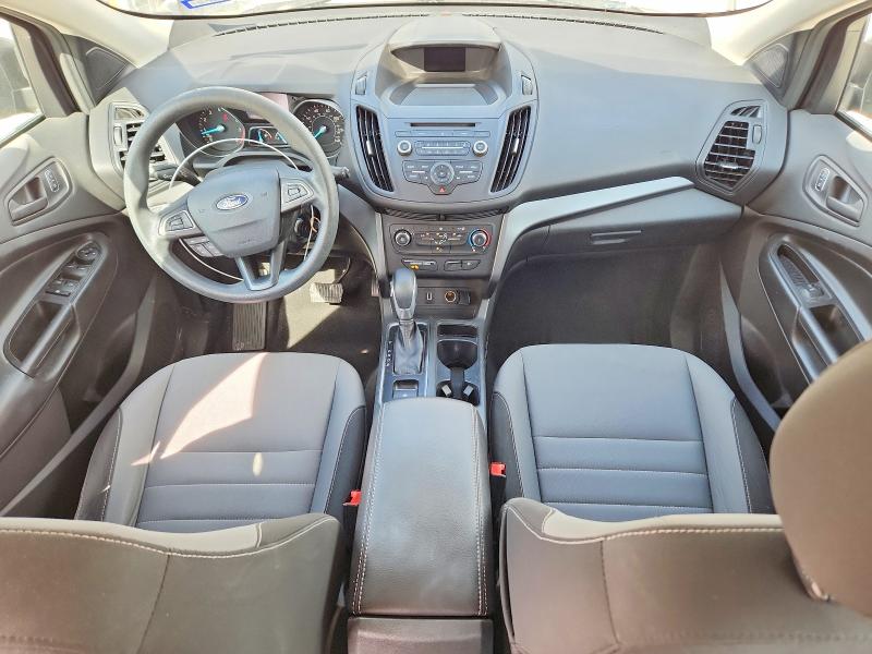 63007536 :رقم المزاد ، 1FMCU0F79HUE07921 vin ، 2017 Ford Escape مزاد بيع