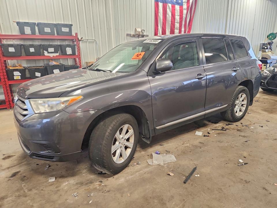 61162906 :رقم المزاد ، 5TDBK3EH5DS206145 vin ، 2013 Toyota Highlander مزاد بيع