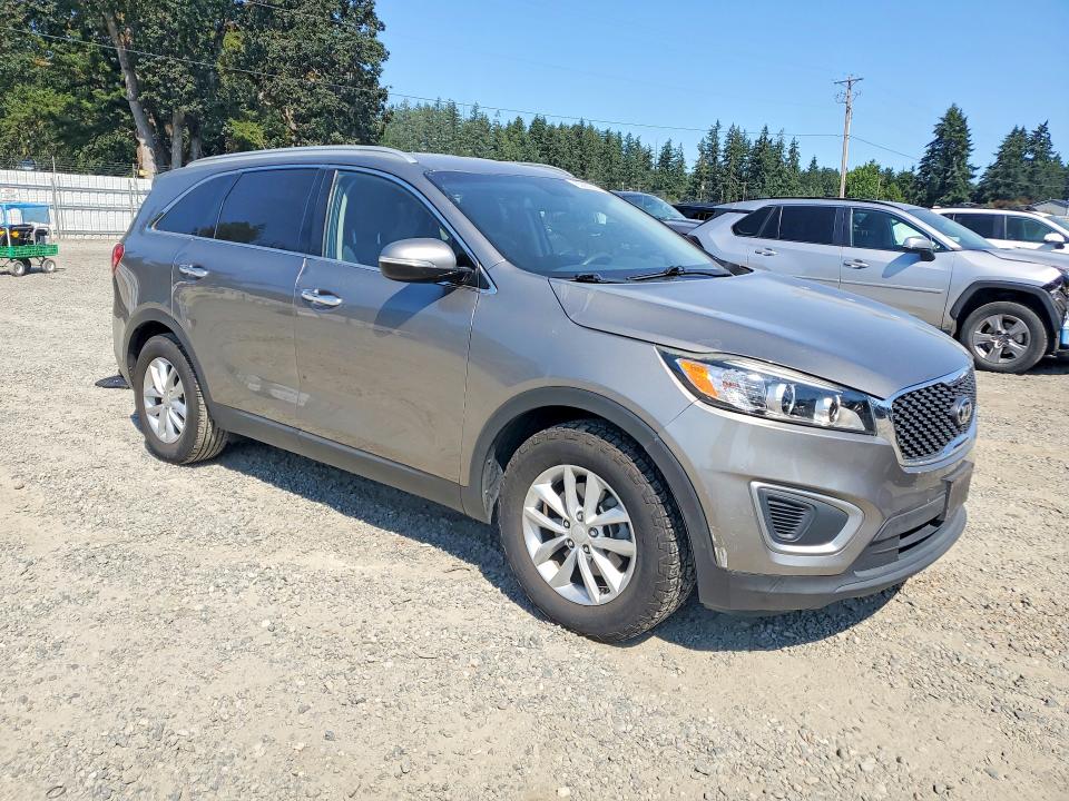 60865626 :رقم المزاد ، 5XYPG4A51HG220393 vin ، 2017 Kia Sorento مزاد بيع