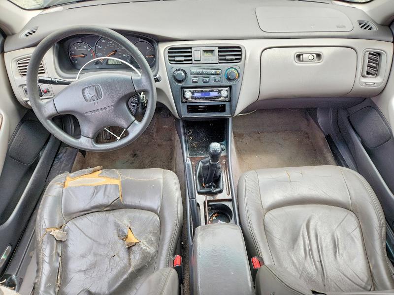 61749506 :رقم المزاد ، 1HGCG55471A023340 vin ، 2001 Honda Accord مزاد بيع