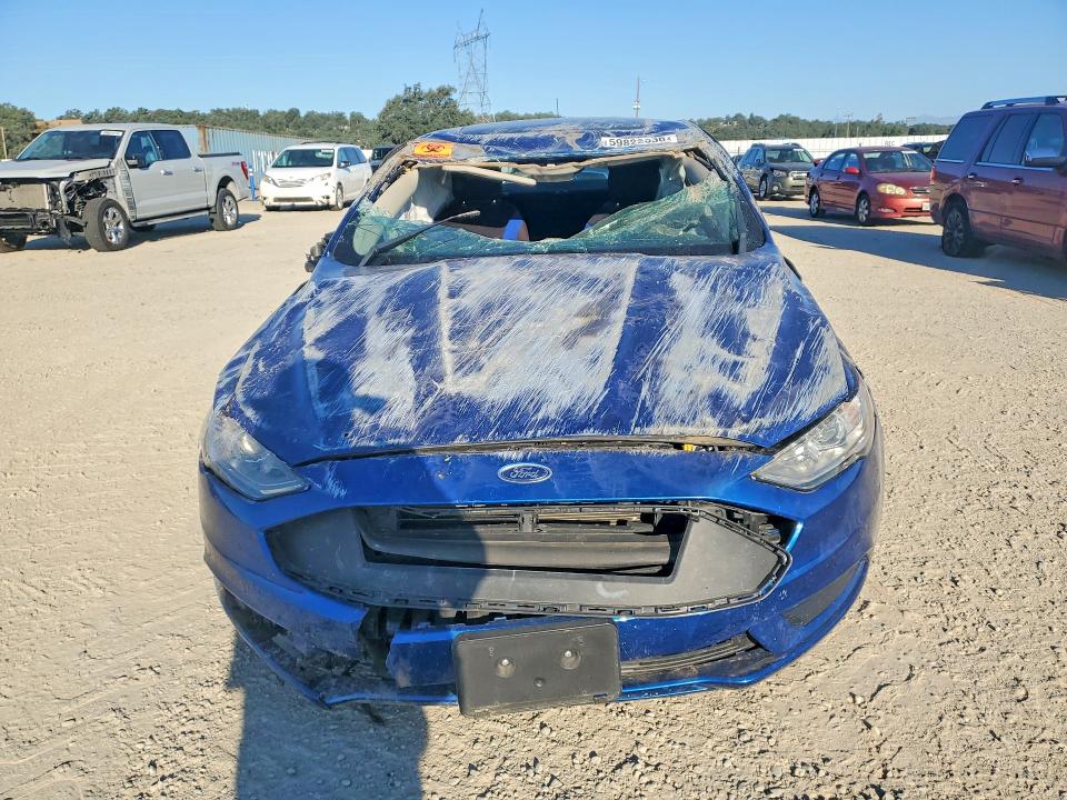 59822336 :رقم المزاد ، 3FA6P0LUXHR336809 vin ، 2017 Ford Fusion مزاد بيع