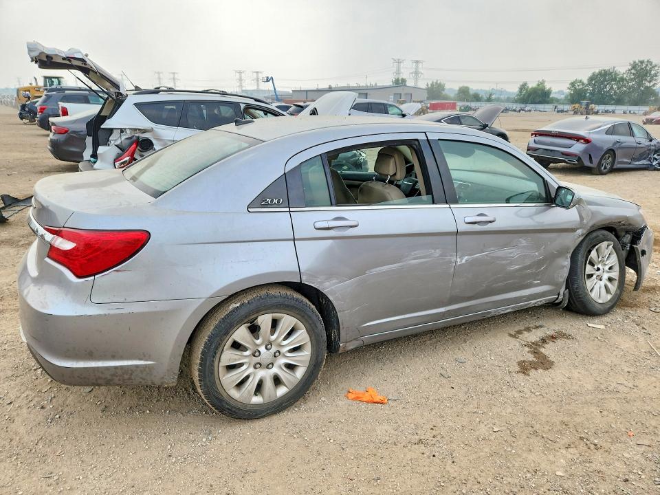 61360396 :رقم المزاد ، 1C3CCBAB0EN122128 vin ، 2014 Chrysler 200 مزاد بيع