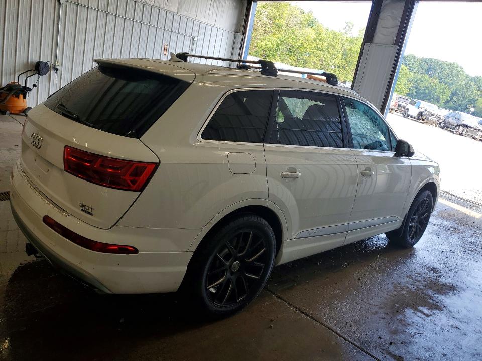 2017 Audi Q7 მანქანა იყიდება აუქციონზე, vin: WA1VAAF72HD013845, აუქციონის ნომერი: 61334156