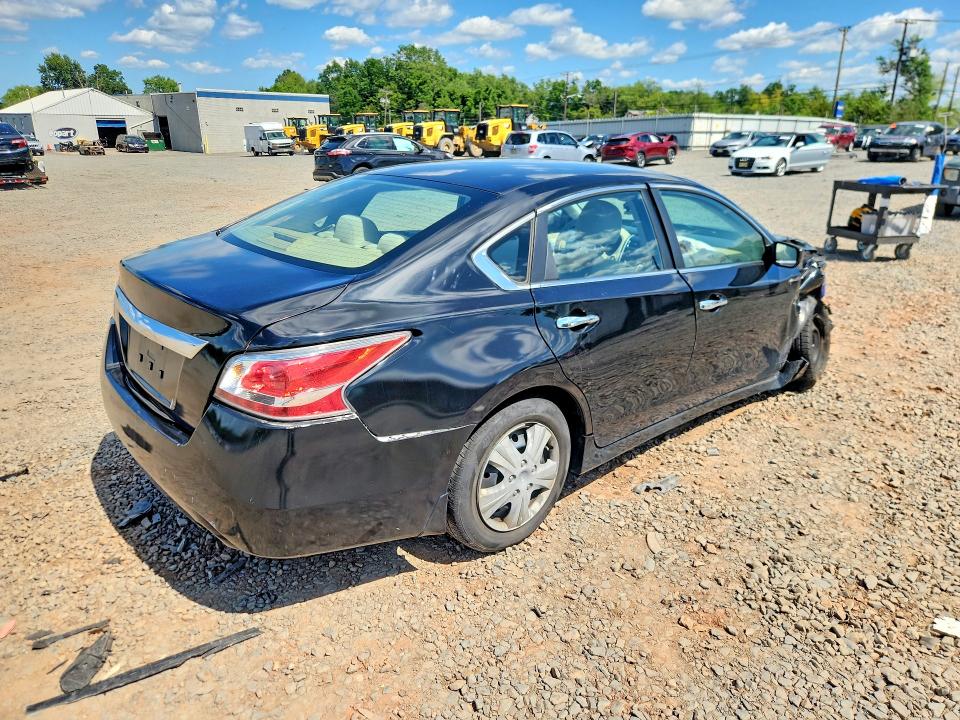 2015 Nissan Altima მანქანა იყიდება აუქციონზე, vin: 1N4AL3AP7FN304663, აუქციონის ნომერი: 60087466